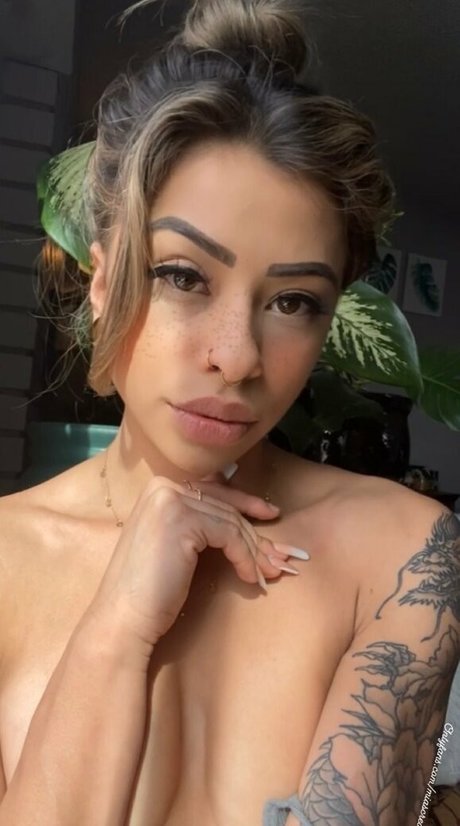 miascreams sex model picture