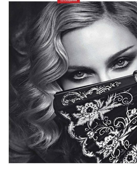 blonde babe onlyfans hot image