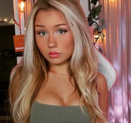 ImSoff pretty pornstar pictures