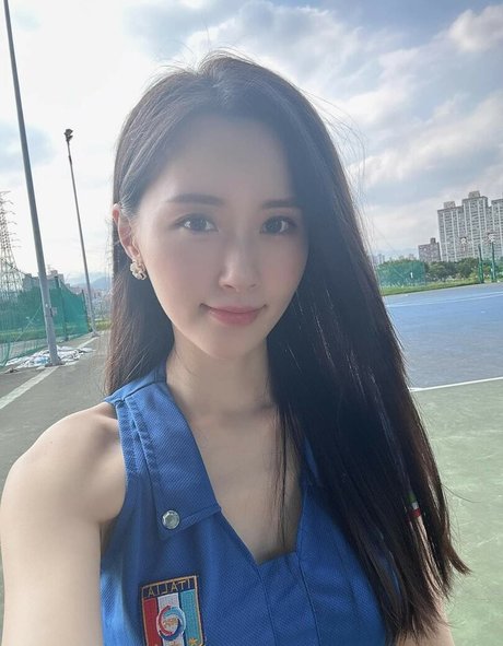 curvy muscle onlyfans free sexy images