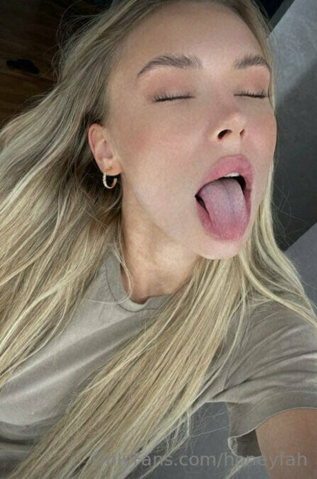 honeyfah pornstar free photos