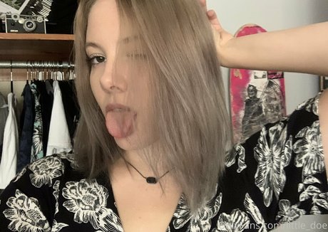 little doe naked pornstar photos