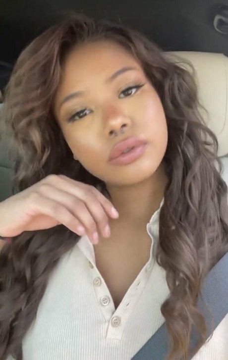 nianaccixxx star naked photos