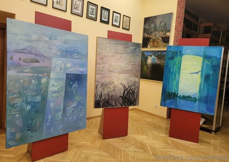 momegh model art picture