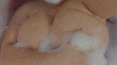 Luna 2me pornstar adult pics