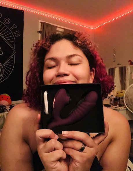 yourlocalewhore model nude photos