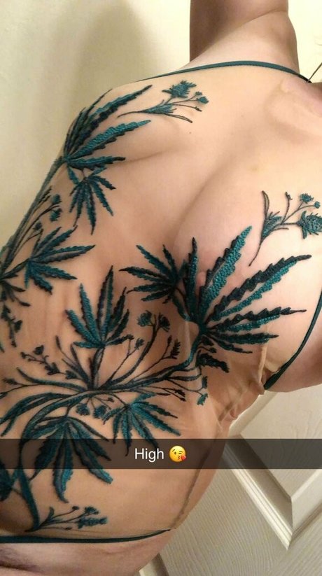 missviolet96 naked model galleries