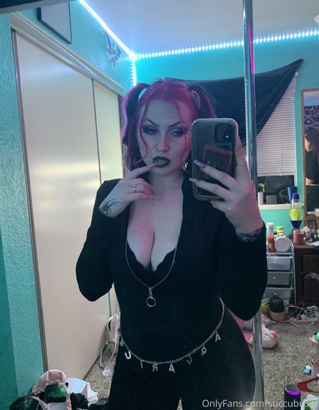 succubusitt sexy model photo