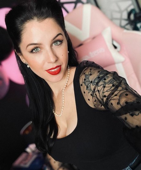 Punkqueenxoxo model art pictures