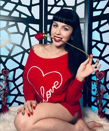 Punkqueenxoxo art model archive