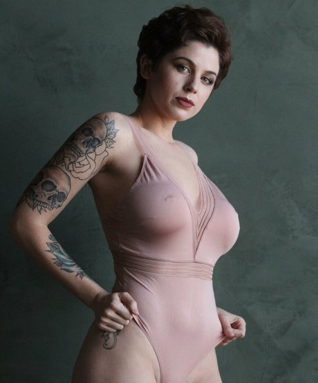 Punkqueenxoxo free model galleries