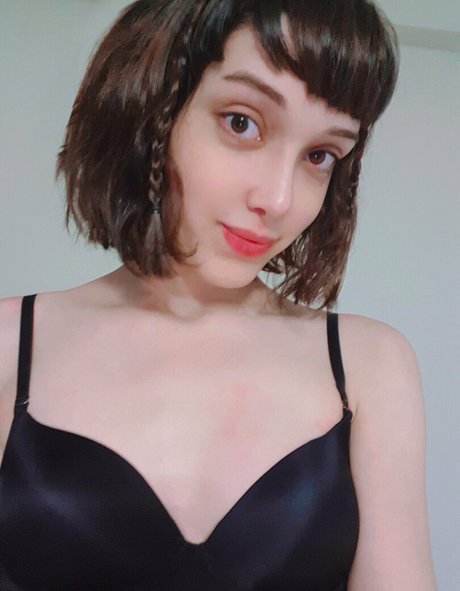 oyku pembe nude actress pic