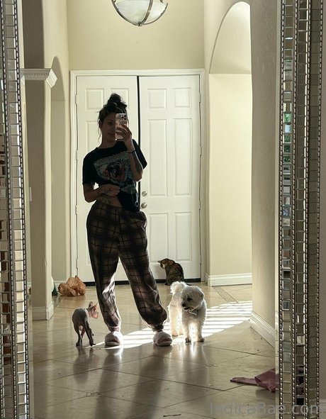 Indicabae sex model photos