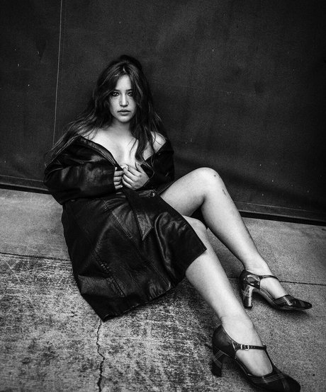 Gideon Adlon star nudes gallery