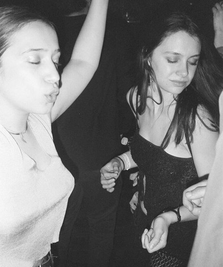 Gideon Adlon star adult pictures