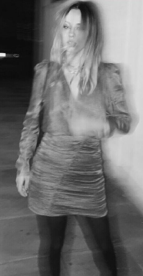 Elena Lagou model perfect image