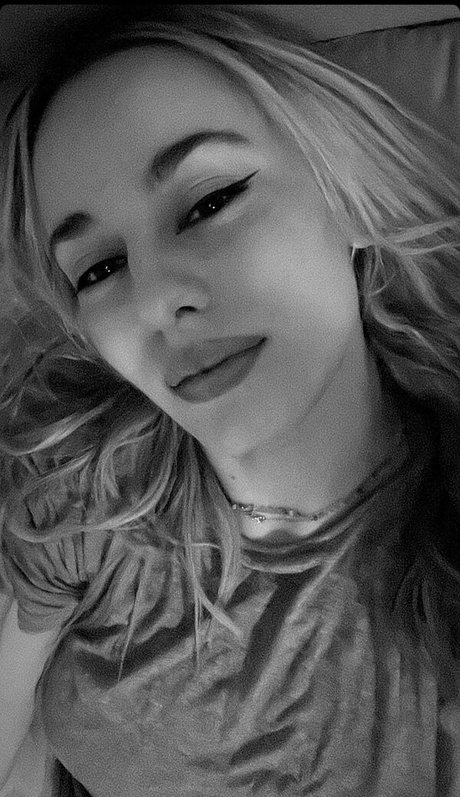 Elena Lagou model free picture