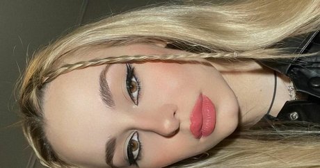 Elena Lagou model xxx pic