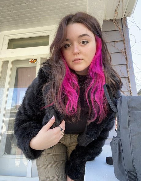 Electriclindsey model adult images