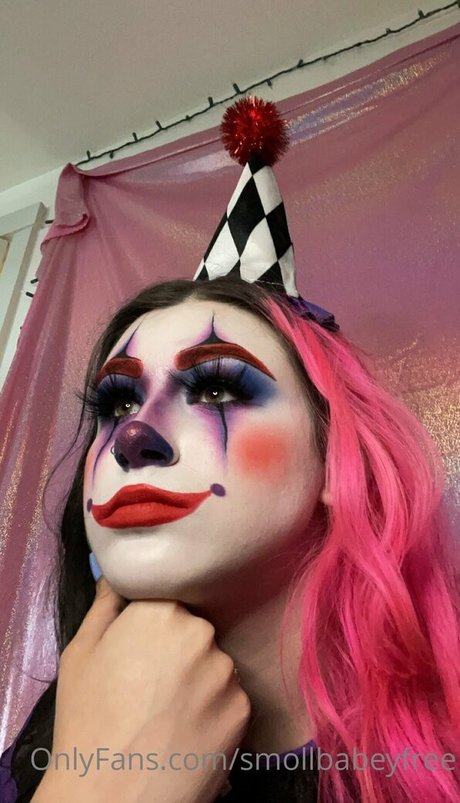 smollbabeyfree erotic pornstar image