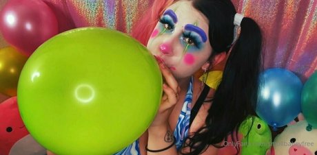 smollbabeyfree naked pornstar pic