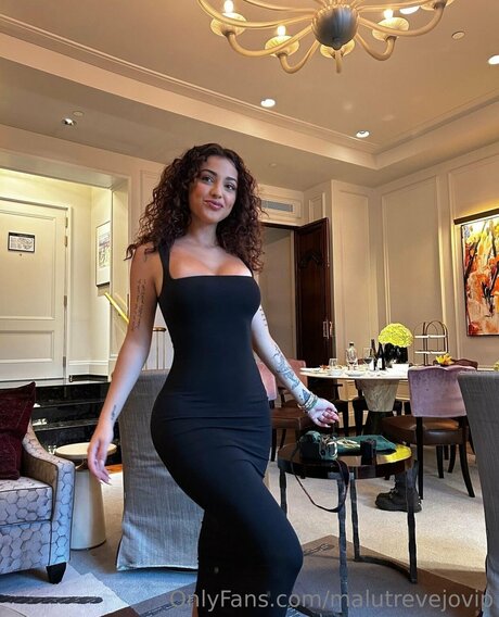 malutrevejovip nice model photo