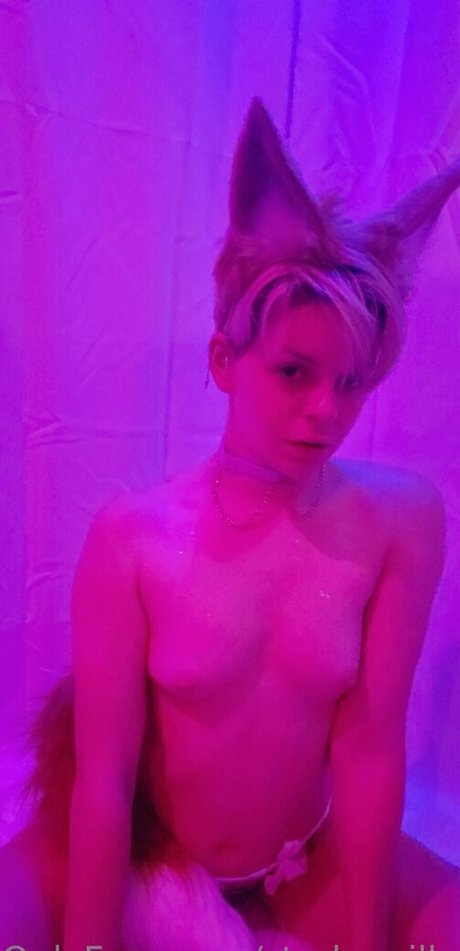 starkzzzilla model exclusive picture