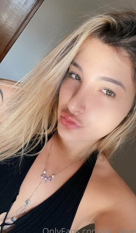 curvy teen onlyfans top img