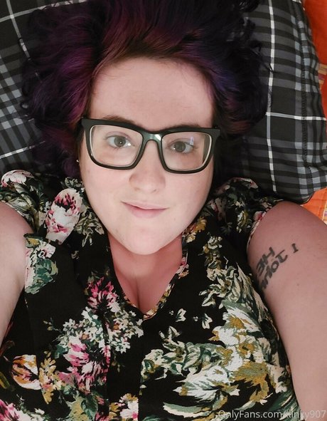 kinky907 model beautiful photos