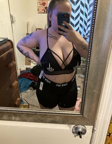 tattedchubbygf model top gallery