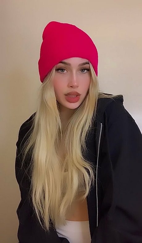 Dressupblondie exclusive actress images