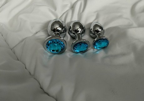 QT Lux actress archive