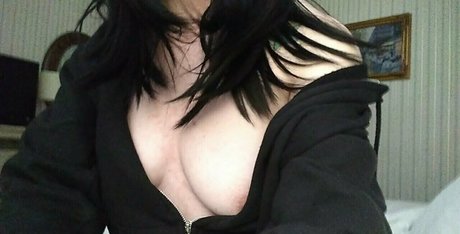 trash kitten nude star pics