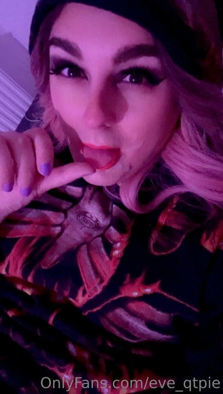 eve qtpie pretty model pic