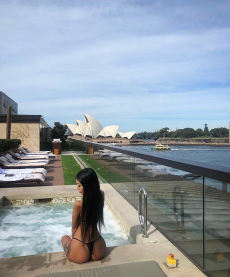 Stephanie Choi top model img