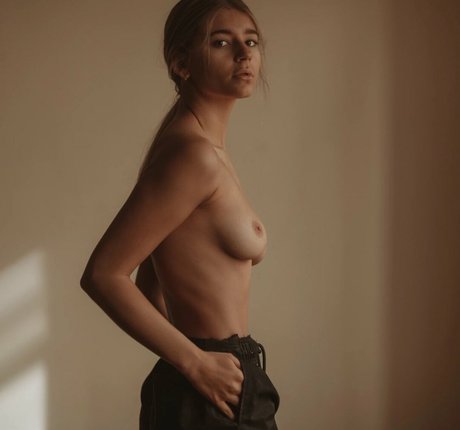 Lowkee Karlee model porn gallery