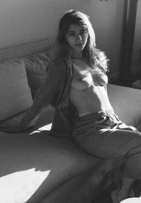 Lowkee Karlee model naked pic