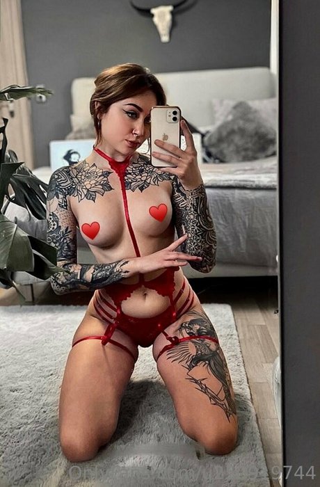 sarahmeeeow porn actress gallery