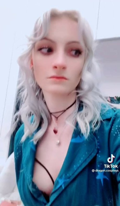Dragon Cosplays star hot pics