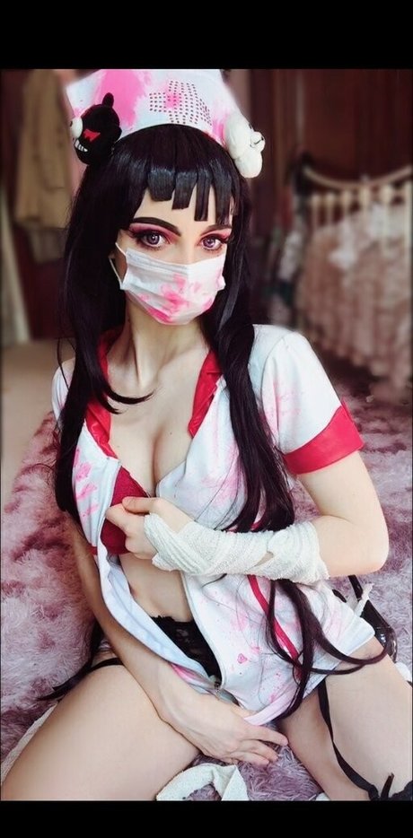 Dragon Cosplays star erotic image