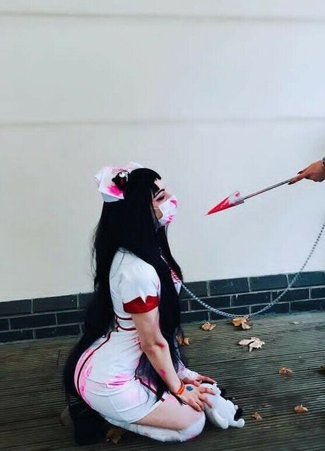 Dragon Cosplays beautiful model gallery