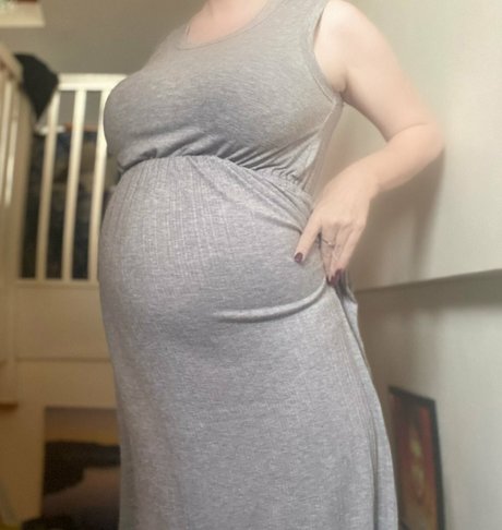 Pregnant English Rose erotic pornstar pic
