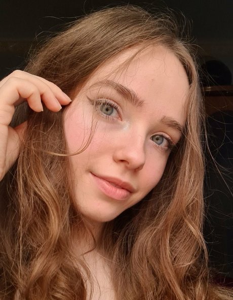 Rinna Ly top model gallery