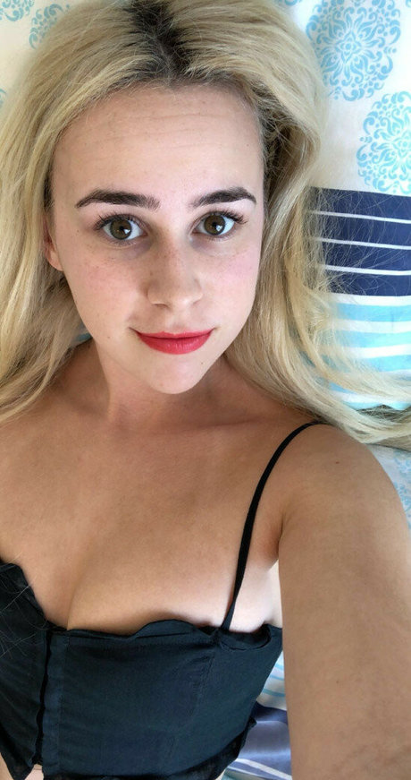 shawnie pornographic model image