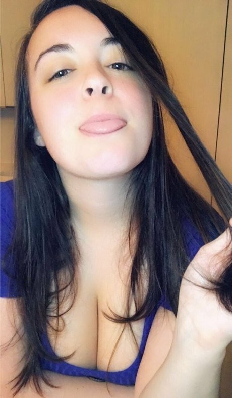 Stef Juicy porn model pic