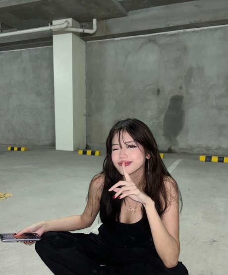 tripppollen nude pornstar pic