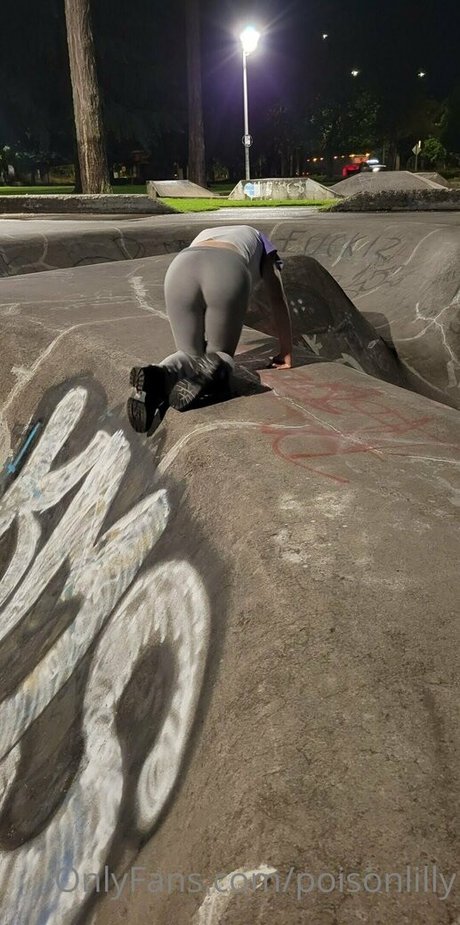 poisonlilly nudes model pics