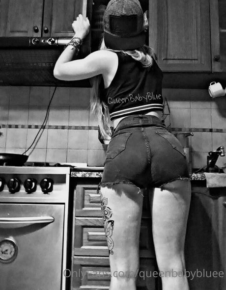 queenbabybluee perfect star photo