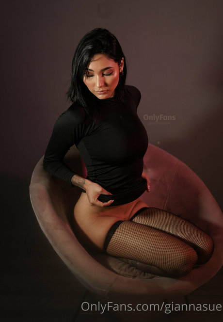Giannasue nudes actress photo