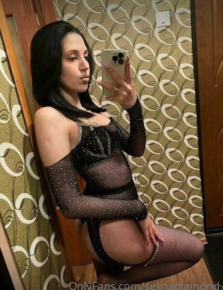 selinadiamond model sexy pic